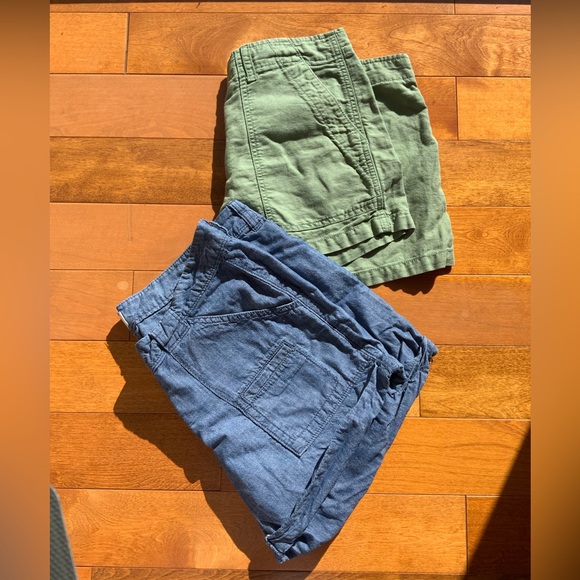 2 Pairs of WOMEN Shorts Size 10 GAP & OLD NAVY - Picture 5 of 5
